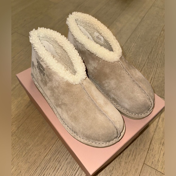 Miu Miu shearling suede boots size 40 - Picture 2 of 7